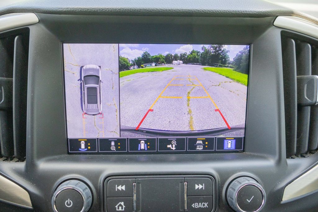 Used 2024 GMC Terrain Denali w/ Denali Premium Package AWD/4WD image 22