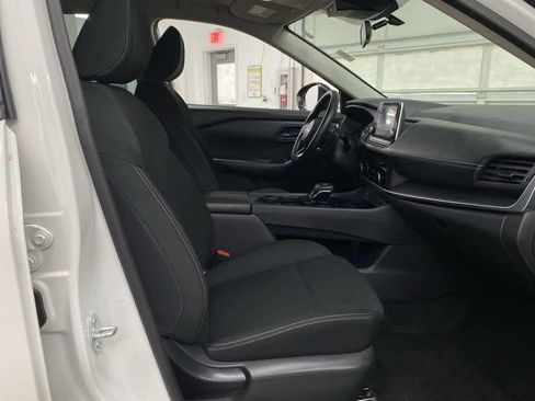 Used 2024 Nissan Rogue S image 18