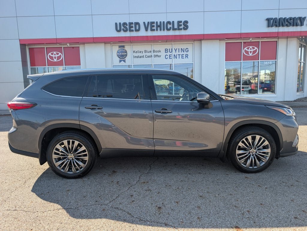 Certified 2020 Toyota Highlander Platinum AWD/4WD image 9