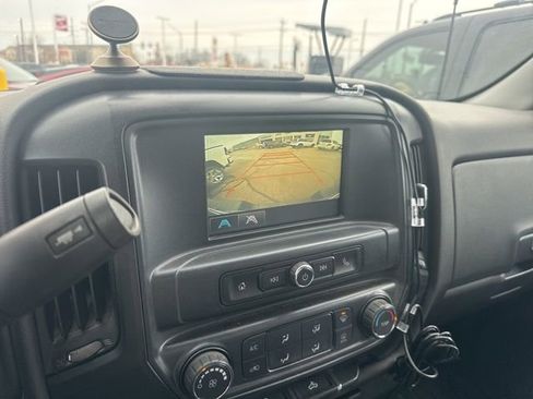 Used 2017 Chevrolet Silverado 1500 Custom w/ Custom Convenience Package image 8