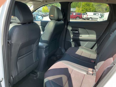 Used 2025 Nissan Kicks SR w/ SR Premium Package FWD image 25
