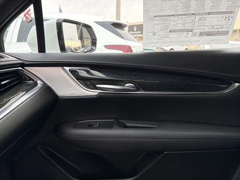 Used 2022 Cadillac XT5 Premium Luxury w/ LPO, Radiant Package image 22