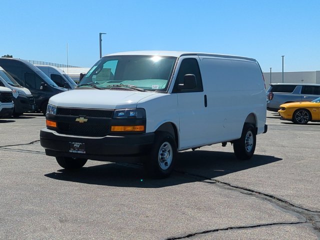 New 2026 Chevrolet Express 2500 RWD image 4