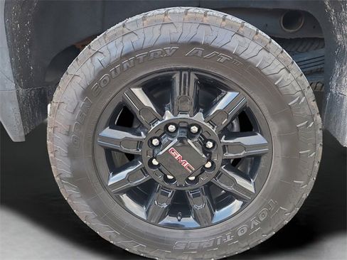 Used 2024 GMC Sierra 2500 AT4 w/ AT4 Premium Plus Package image 10