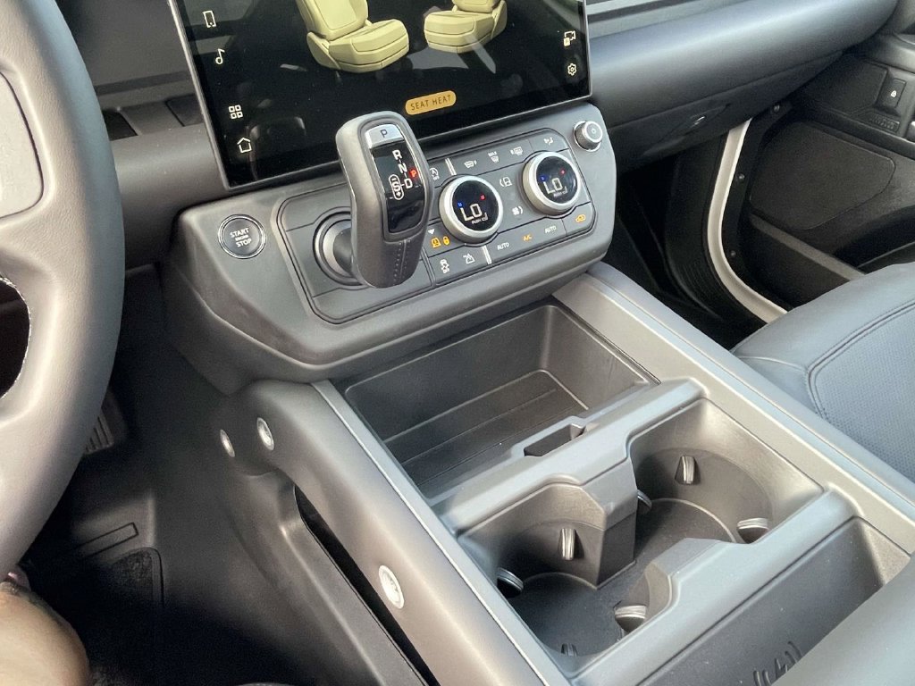 New 2026 Land Rover Defender 110 X-Dynamic SE AWD/4WD image 23