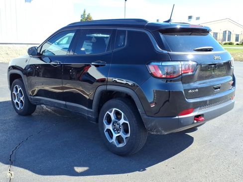 Used 2022 Jeep Compass Trailhawk w/ Trailhawk Convenience Group AWD/4WD image 7