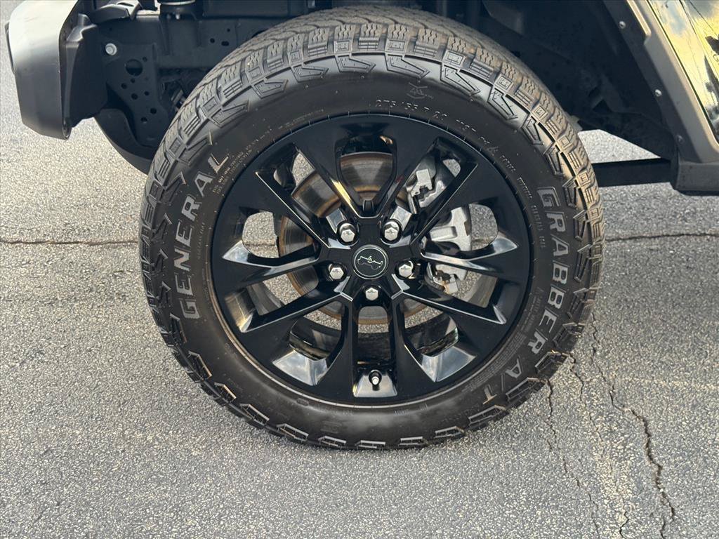 Used 2025 Jeep Gladiator Mojave AWD/4WD image 9