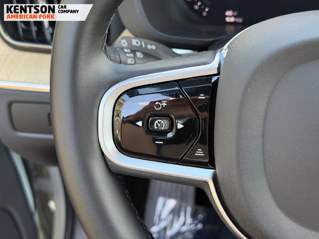 Used 2026 Volvo XC60 B5 Plus AWD/4WD image 16