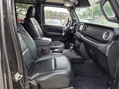 Used 2020 Jeep Gladiator Overland w/ Popular Equipment Package image 22