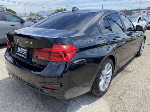 Used 2018 BMW 320i Sedan w/ Convenience Package RWD image 10