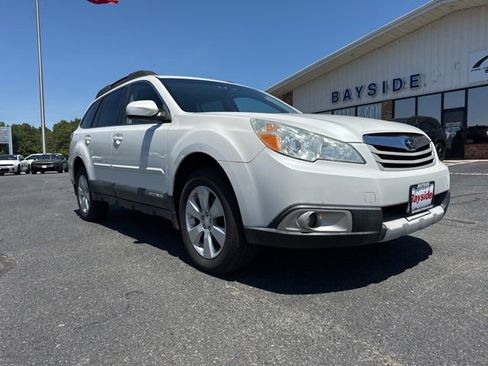 Used 2012 Subaru Outback 2.5i Limited AWD/4WD image 2