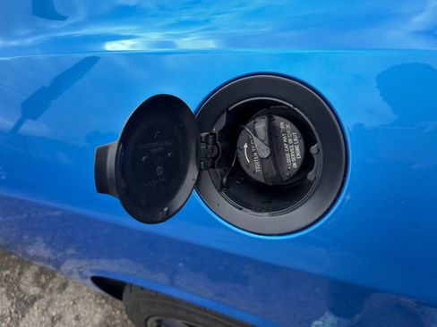 Used 2015 Dodge Challenger SRT Hellcat image 15