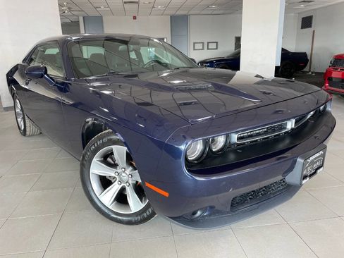 Used 2016 Dodge Challenger SXT w/ Driver Convenience Group image 1