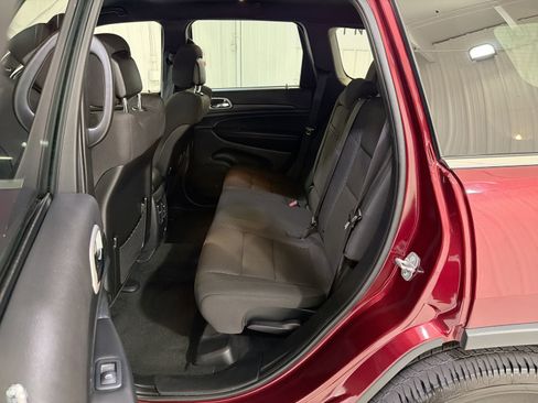 Used 2022 Jeep Grand Cherokee Laredo E image 24