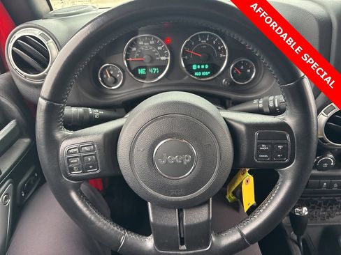 Used 2016 Jeep Wrangler Unlimited Rubicon w/ Connectivity Group image 25