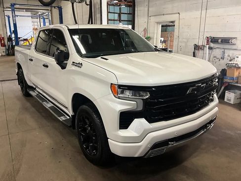 Used 2022 Chevrolet Silverado 1500 High Country w/ LPO, Dark Essentials Package AWD/4WD image 10