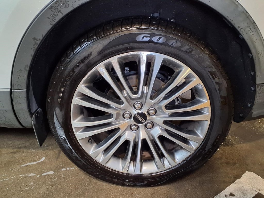 Used 2018 Lincoln MKX Reserve FWD image 24