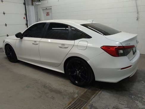Used 2022 Honda Civic Sport image 3