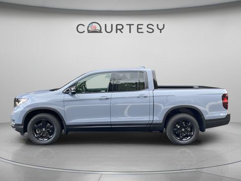 Used 2023 Honda Ridgeline Black Edition image 2