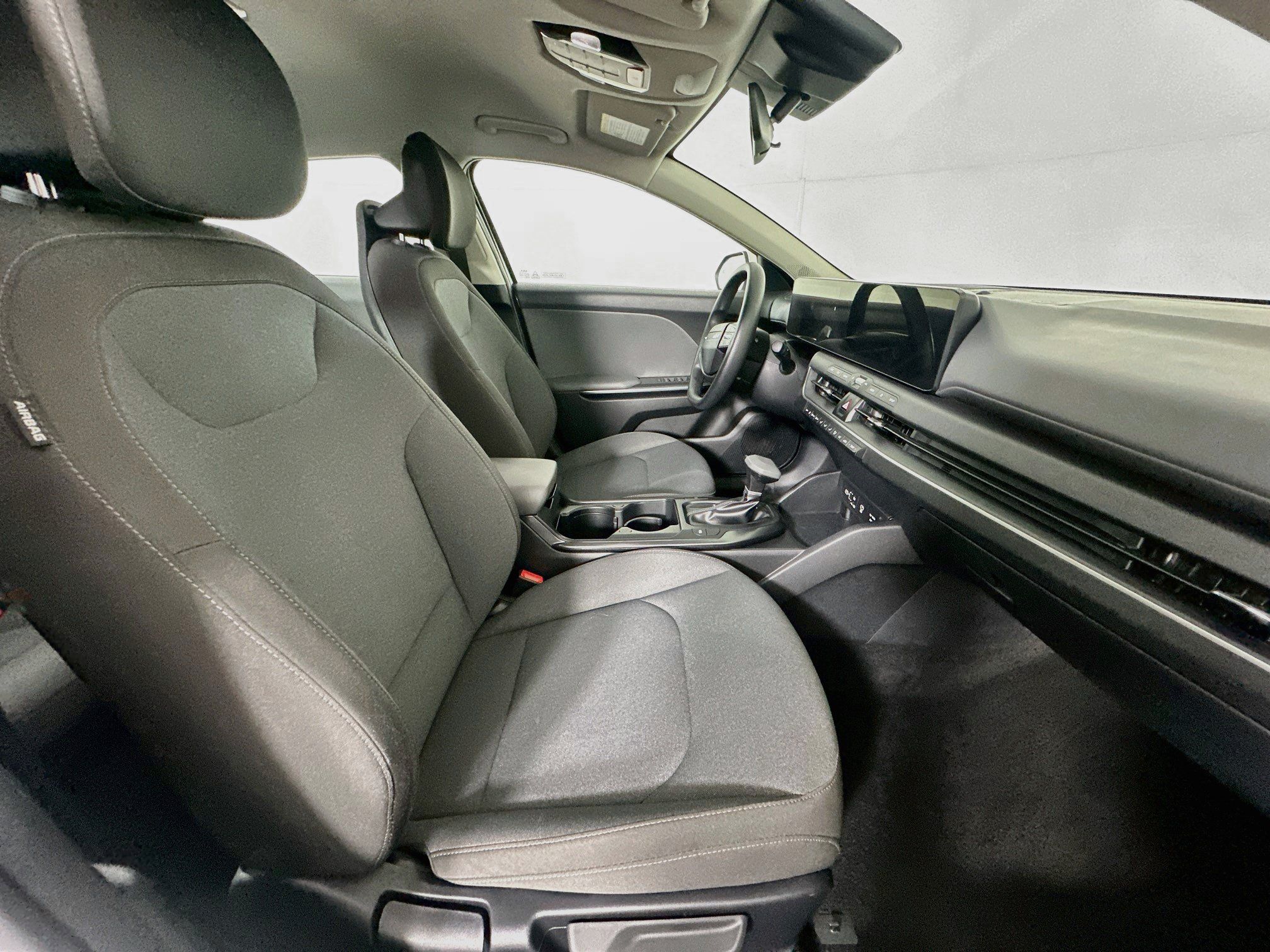 Used 2025 Kia K4 FWD image 29