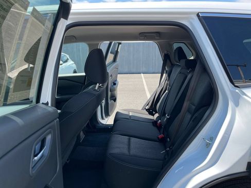Used 2025 Nissan Rogue SV AWD/4WD image 28