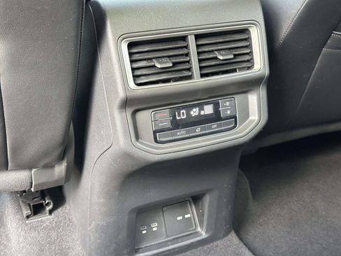 Used 2024 Volkswagen Atlas Peak Edition SEL image 15