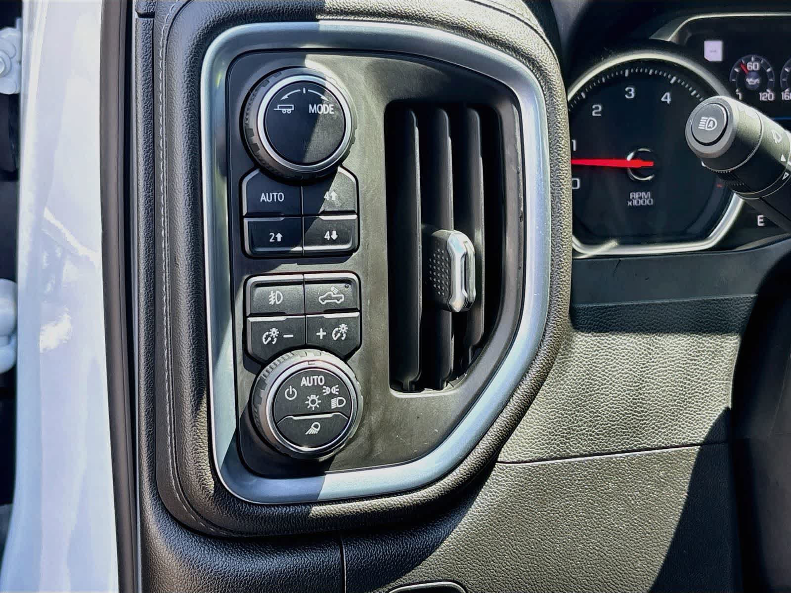 Used 2022 Chevrolet Silverado 2500 High Country w/ Safety Package II AWD/4WD image 10
