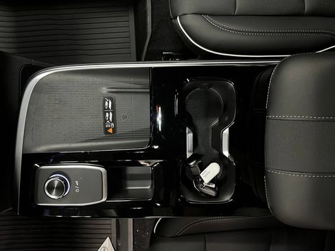 New 2026 Buick Enclave Preferred w/ LPO, Floor Liner Package AWD/4WD image 24