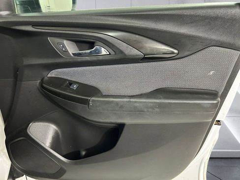 Used 2022 Chevrolet TrailBlazer LT w/ Convenience Package image 15