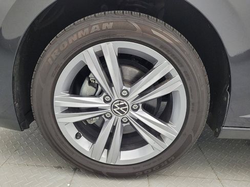 Used 2024 Volkswagen Jetta SE FWD image 31
