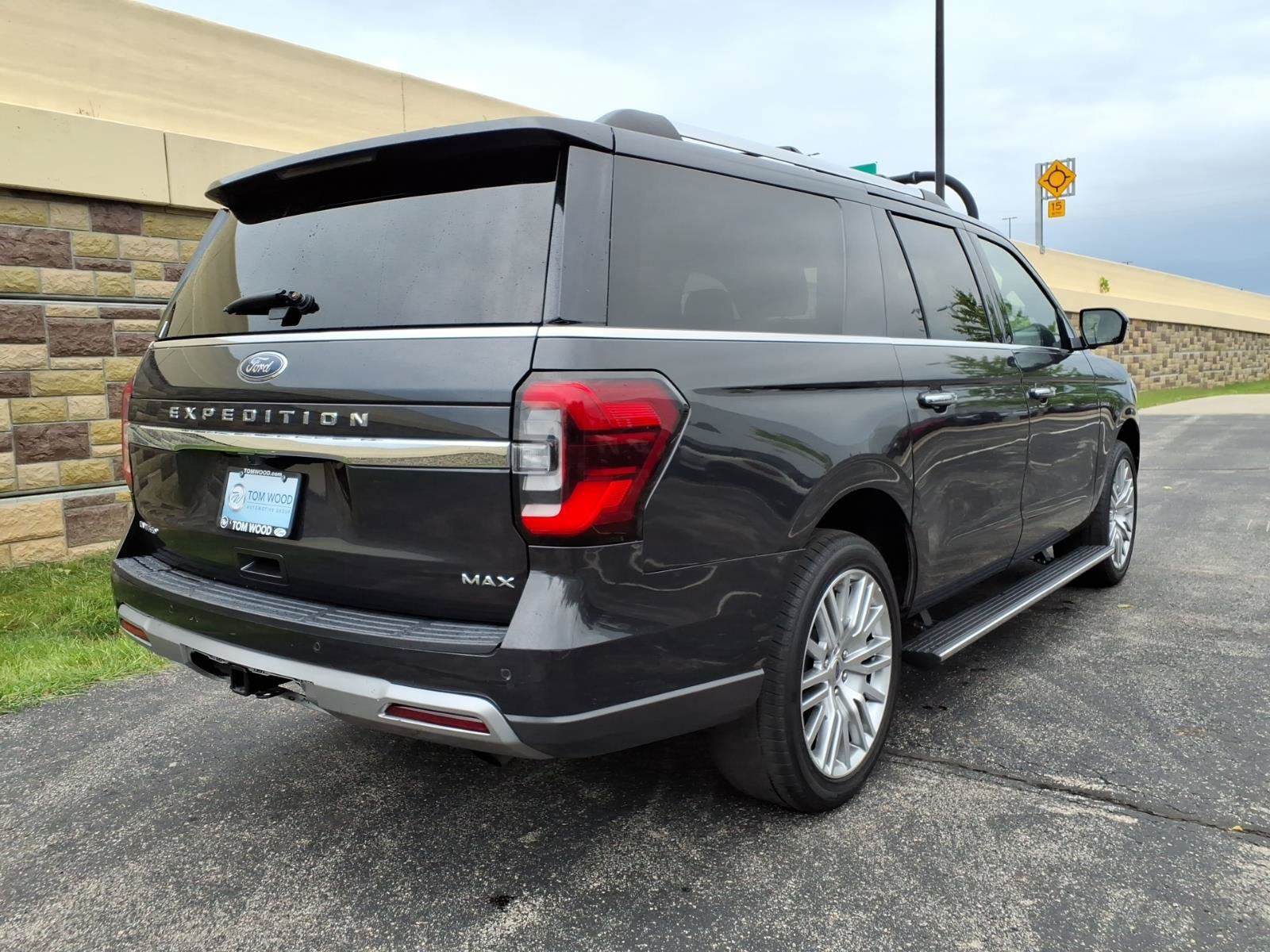 Used 2024 Ford Expedition Max Limited AWD/4WD image 10