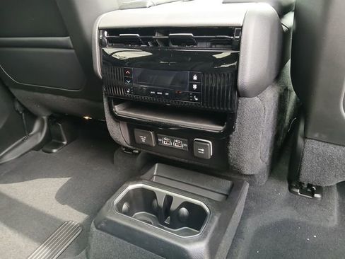 New 2026 Jeep Grand Wagoneer Limited AWD/4WD image 32