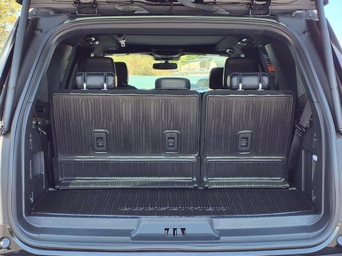 Used 2023 Ford Expedition Platinum RWD image 6