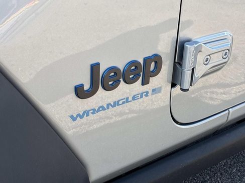 Used 2023 Jeep Wrangler Unlimited AWD/4WD image 20