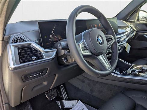 Used 2026 BMW X5 sDrive40i w/ M Sport Package image 3