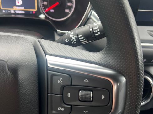 Used 2025 Chevrolet Blazer LT FWD image 26
