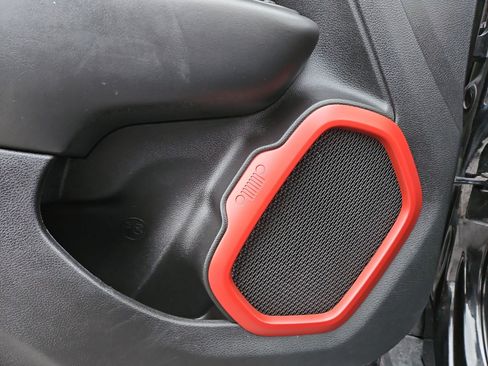 Used 2022 Jeep Renegade Trailhawk w/ Sun/Sound Group image 16