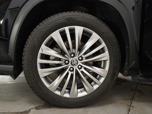 Used 2021 Toyota Highlander Platinum image 35