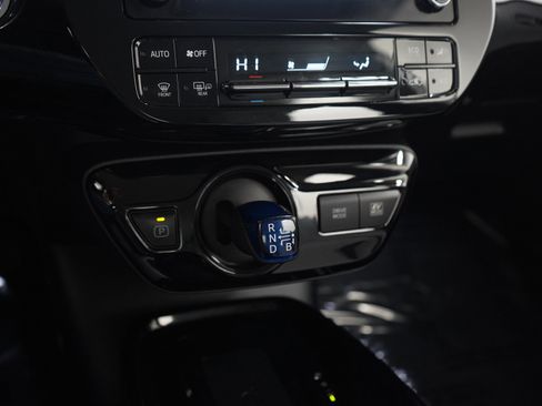 Used 2020 Toyota Prius XLE w/ Advanced Technology Package image 21