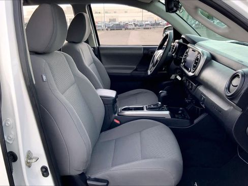 Used 2020 Toyota Tacoma SR5 image 9