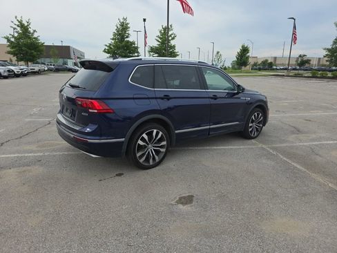 Used 2021 Volkswagen Tiguan SEL Premium R-Line w/ 3rd Row Seat Package AWD/4WD image 5