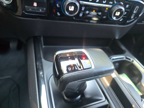 Used 2022 Chevrolet Silverado 1500 ZR2 w/ Technology Package AWD/4WD image 29