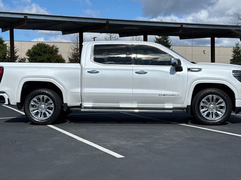 Used 2023 GMC Sierra 1500 Denali w/ Technology Package image 3