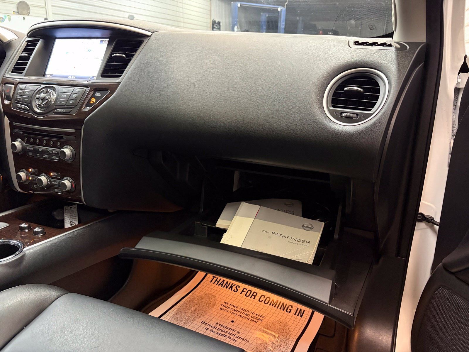 Used 2014 Nissan Pathfinder Platinum w/ Platinum Premium Package AWD/4WD image 31