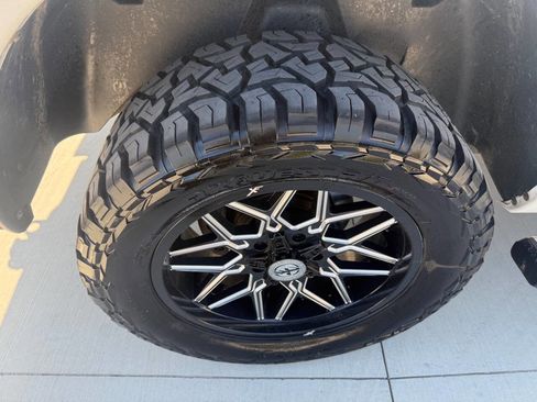 Used 2014 RAM 1500 Limited RWD image 20