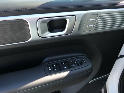 Used 2025 Hyundai Santa Fe Limited image 14