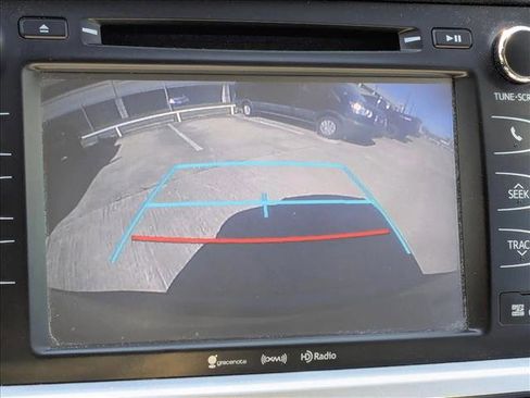 Used 2019 Toyota Highlander XLE image 15