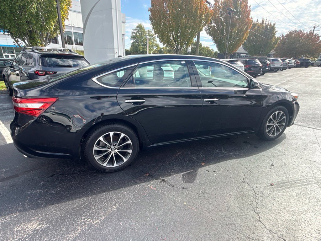 Used 2018 Toyota Avalon XLE Premium w/ Carpet Mat Package FWD image 9