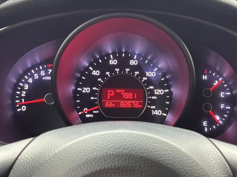 Used 2016 Kia Soul ! FWD image 25