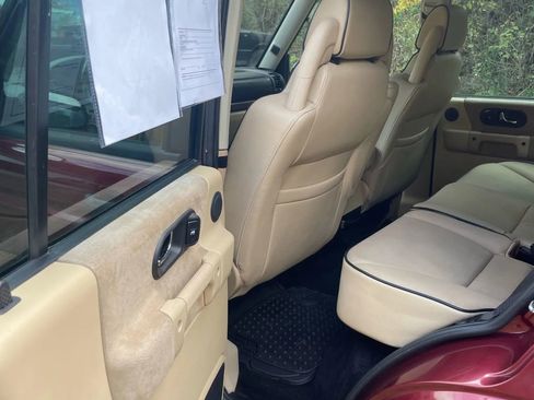 Used 2004 Land Rover Discovery SE image 10